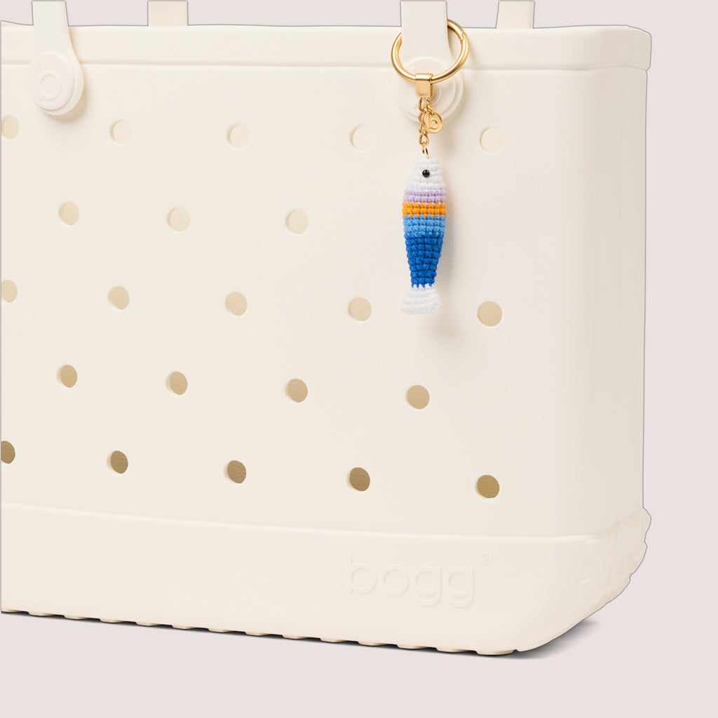 Bogg'd & Charmed Crochet Fish High Tide Family Size Beach Organizer Easy Clean Tip Resistant with Travel Accessory Pouch for Lake Adventures Travel Organizer Vacation Essentials for Women